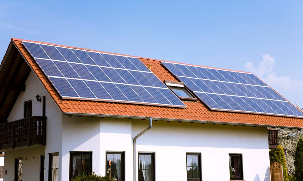Les panneaux photovoltaïques : comprendre la technologie qui transforme le soleil en énergie